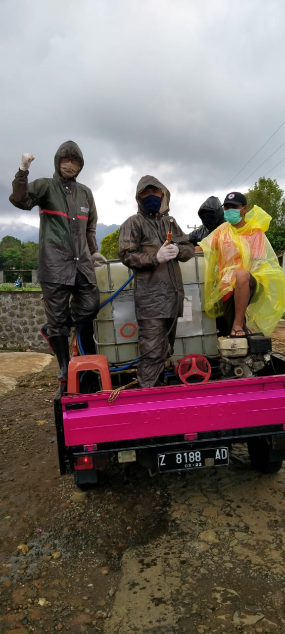 Kepala Desa Cimungkal Menjawab Pertanyaan Warganet Dengan Kerja Nyata