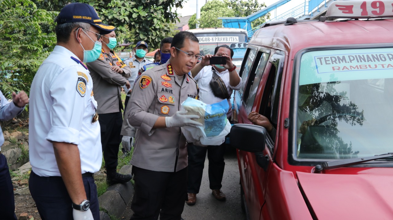 Polres Jakarta Timur Salurkan Bantuan Presiden