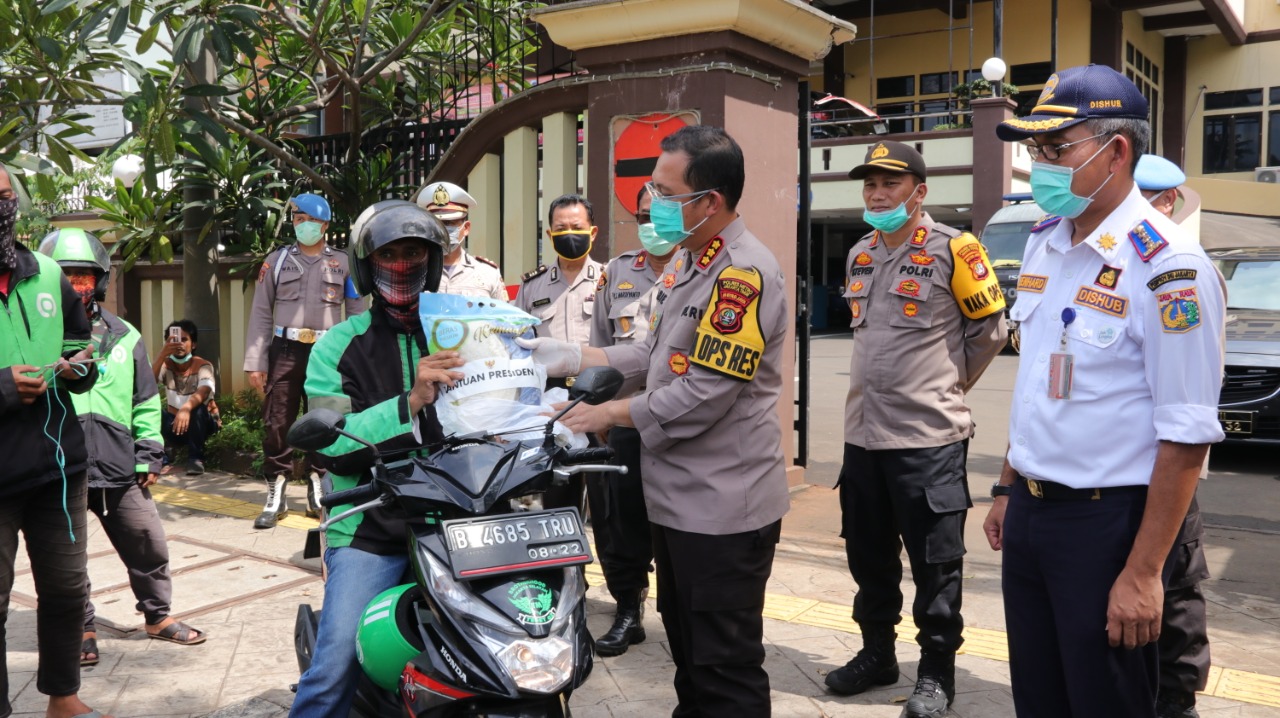 Polres Jakarta Timur Salurkan Bantuan Presiden