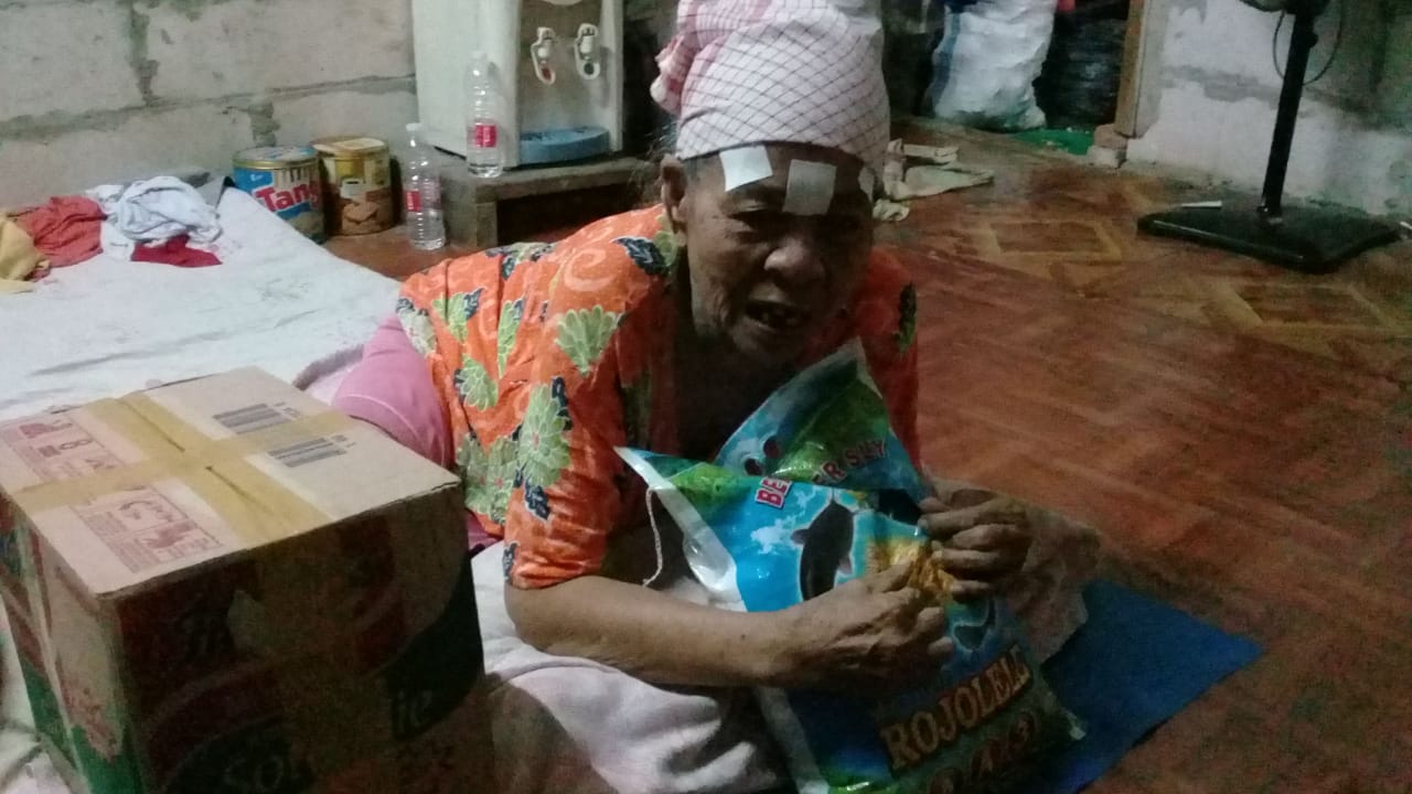 Alumni SMP Negri 84: Lansia Dan Terdampak Covid-19 Dapat Bansos Sembako