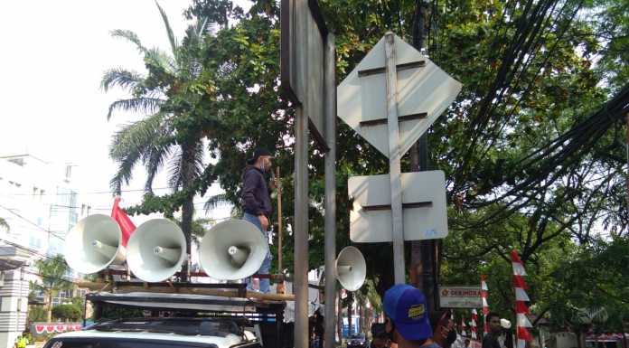Masa AMPD Tuntut DPP Gerindra Membatalkan Costan Oktemka Sebagai Bupati Pegunungan Bintang
