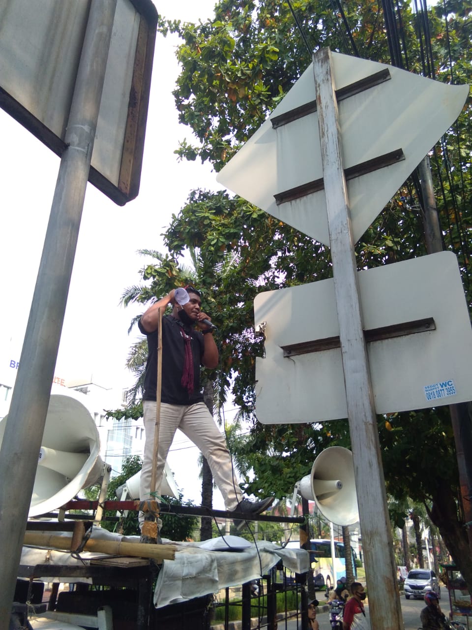 Masa AMPD Tuntut DPP Gerindra Membatalkan Costan Oktemka Sebagai Bupati Pegunungan Bintang