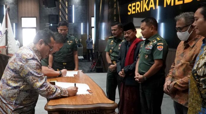 Kasad Jenderal Dudung Abdurachman Minta SMSI Terus Kembangkan Jurnalisme Jujur Kasad Jenderal Dudung Abdurachman Minta SMSI Terus Kembangkan Jurnalisme Jujur